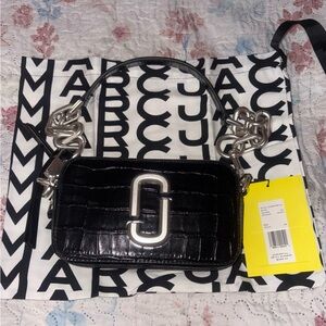 Marc Jacobs
The Shoulder Snapshot camera bag